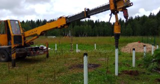 Закручивание винтовых свай в Ноябрьск. Аренда машины для закручивания свай цена от 2927 руб